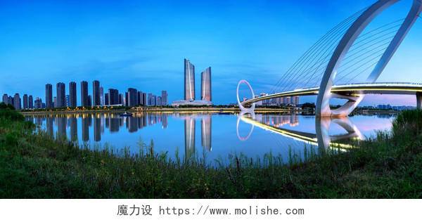 现代建筑夜景景观.南京旅游